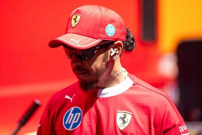  Ferrari, Lewis Hamilton fatto a pezzi: l’accusa dell’ex campione F1 lo fa tremare | Allaguida 
