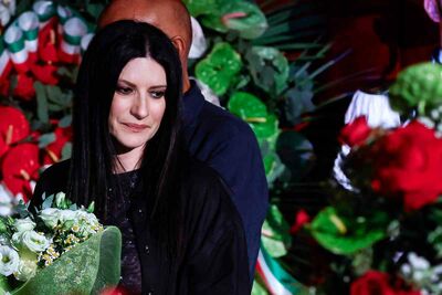  Lutto Laura Pausini, terribile incidente: un pirata della strada, poi un immenso dolore | Allaguida 