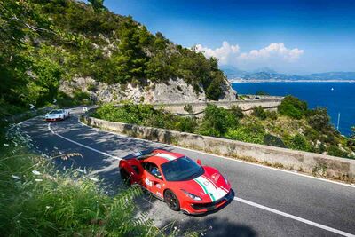  Ferrari Cavalcade Riviera, l'evento 'rosso' tra Italia e Francia | Allaguida 