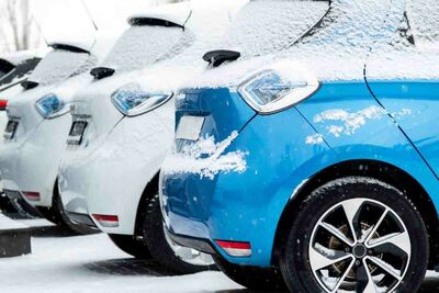  Auto elettriche, il problema inverno esiste davvero? Cosa succede quando le temperature si abbassano | Allaguida 