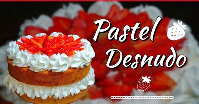  Torta nuda con crema montata e fragole, nuova tendenza. 