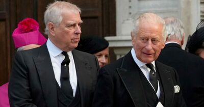  Andrea non é più principe e Sarah Ferguson finisce nel fango: le nuove mail compromettenti 