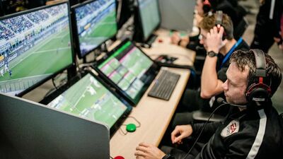  Tecnologia VAR: ha portato più giustizia o troppe interruzioni? 