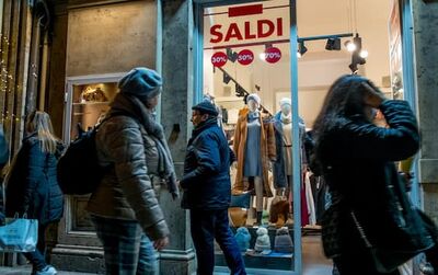  Saldi 2025, ecco Quanto e dove Comprano i Turisti Italiani e Stranieri 