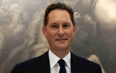  Stellantis, il piano di Elkann per la produzione di Auto in Italia 
