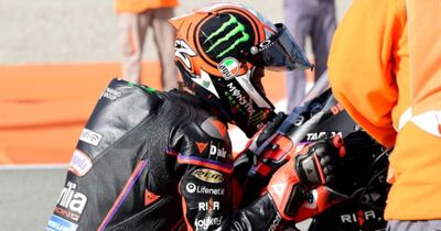  Bezzecchi in ginocchio: l'hai vista la proposta di matrimonio alla sua Aprilia? 