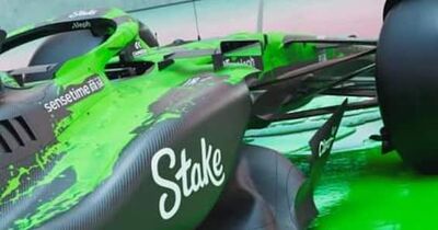  Una versione 'artistica' della Sauber (Stake F1 Team KICK ). Le FOTO 