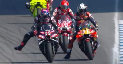  MotoGP show: che sorpassi tra Acosta, Martin e Marquez 