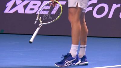  Medvedev vince il primo set: Moutet distrugge la racchetta! 