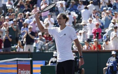  Zverev non sbaglia: Tiafoe ko, è ai quarti 