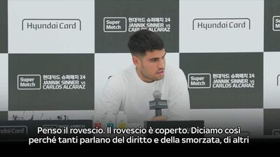  Alcaraz: 'Il mio rovescio non è male. Vero Jannik?' 