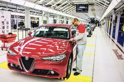  Alfa Romeo Giulia e Stelvio: nuovo taglio della produzione a marzo 