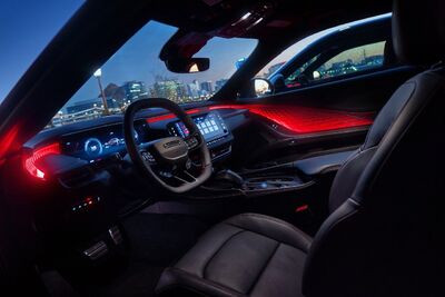  Dodge Charger Daytona vince il premio Wards 10 Best Interiors and UX Award 