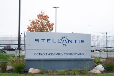  Stellantis: dopo l'incontro con Trump, Investimenti e nuovi posti di lavoro negli USA 