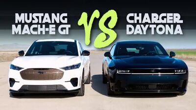  Dodge Charger EV contro Ford Mustang Mach-E GT: U-drag USA alla spina | Video 