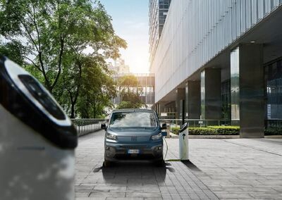  Fiat Professional offre gratuitamente la ricarica e l'installazione della wallbox su tutta la sua gamma di veicoli  