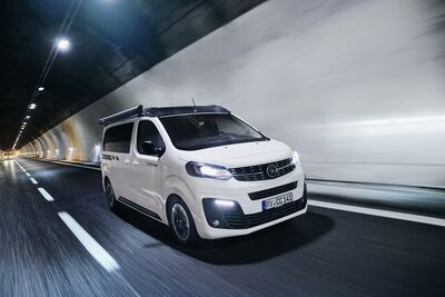  Opel Zafira-e Life si trasforma in un camper 100% elettrico 