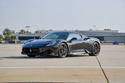  Maserati MC20: Jeremy Clarkson resta bloccato nella supercar 
