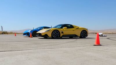  Maserati Mc20 Cielo vs Chevrolet Corvette Z06: chi vince l'U-Drag Race? 