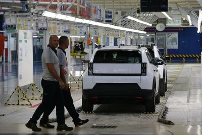  Fiat Grande Panda: raddoppia il numero di operai italiani mandati A produrla in Serbia 