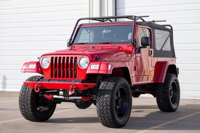  Jeep Wrangler: SUV con V10 della Dodge Viper venduta all'asta 