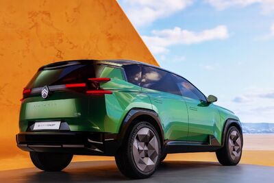  Già avvistata la nuova Citroën C5 Aircross, senza veli 