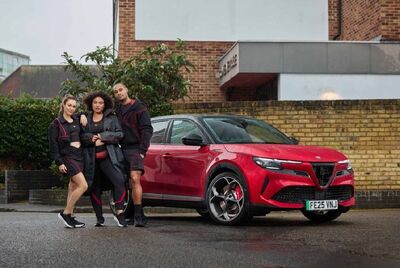  Alfa Romeo in UK svela la collezione athleisure in edizione limitata ispirata alla Junior Veloce 