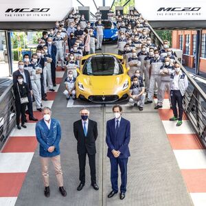  Maserati: la visita di Elkann e Tavares 