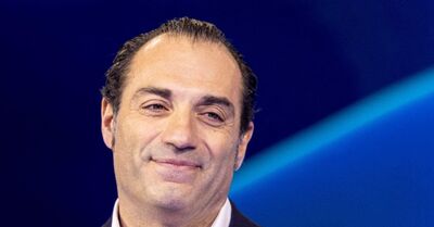  Antonio Filosa (Stellantis): “Serve una transizione più realistica verso l’elettrico. La Francia resta il cuore del gruppo” 