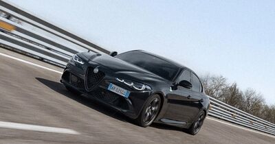  Alfa Romeo lancia l'edizione limitata 'GIULIA Quadrifoglio Estrema' in Giappone: Prestazioni e Stile al Vertice 