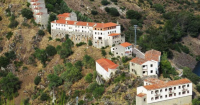  Un imprenditore americano compra un villaggio spagnolo per trasformarlo in un complesso turistico 