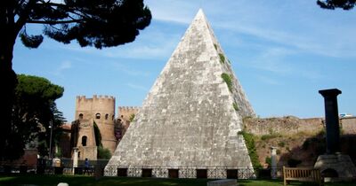  Cosa sono le Mura Aureliane che circondano il centro di Roma 