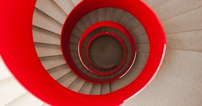  È meglio la scala a chiocciola o normale? Quale installare in casa 