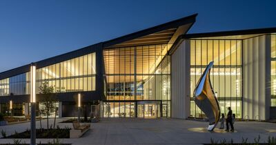  Il centro acquatico più innovativo del Canada è un edificio 100% elettrico 