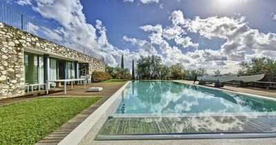  Grandi spazi e comodità: case rustiche con piscina da 50.000 euro 