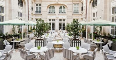  Un hotel nel cuore di Parigi che unisce tradizione e modernità in una vera e propria 'opera d'arte' 