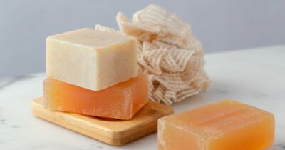  Come Usare il sapone di Marsiglia per pulire i mobili laccati 