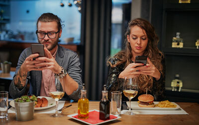  Cervicale da smartphone sempre più diffusa 