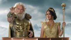  Guarda lo spot da 10 milioni di euro: Schwarzenegger E Salma Hayek per BMW iX 