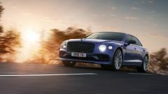  Nuova Bentley Flying Spur, la berlina di lusso passa al lato oscuro 