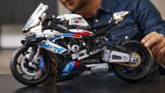  Lego Technic presenta la Nuova Bmw M 1000 RR 
