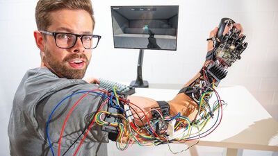  Un Mousepad per mirare meglio: uno youtuber crea il cheat invisibile sotto la scrivania 