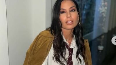  Elisabetta Gregoraci, Look casual-chic con l'accessorio del momento: scoprilo qui! 
