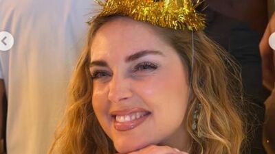  Chiara Ferragni, in Colombia con un total white Look per la notte di Capodanno FOTO 