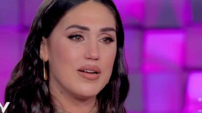  Cecilia Rodriguez, a Verissimo sfoggia il coordinato che devi assolutamente avere nell'armadio! 