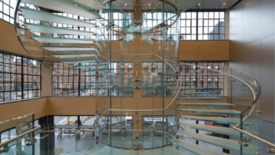  Accadde oggi: Apre l’Apple Store Manhattan con la più grande scala fluttuante di Steve Jobs 