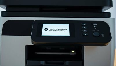  HP firmware 2602 blocca cartucce compatibili e riaccende il confronto su libertà di scelta degli utenti 