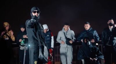  Simba La Rue picchia Baby Touche/ Su Instagram Amagour col Naso insanguinato 