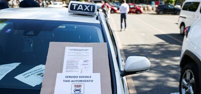  Sciopero Taxi oggi e domani/ Orari proteste contro Ddl Concorrenza: Ncc si sfilano 