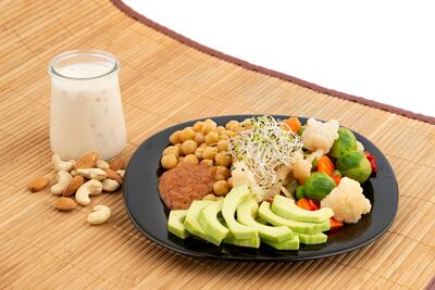  10 alimenti (anche insoliti) che causano gas e flatulenza: perché succede e come ridurre il disagio 